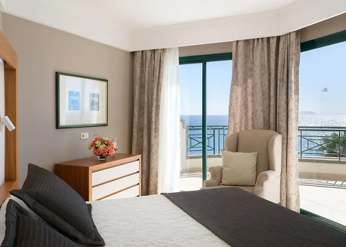 Hipotels Natura Palace Adults Only מלון